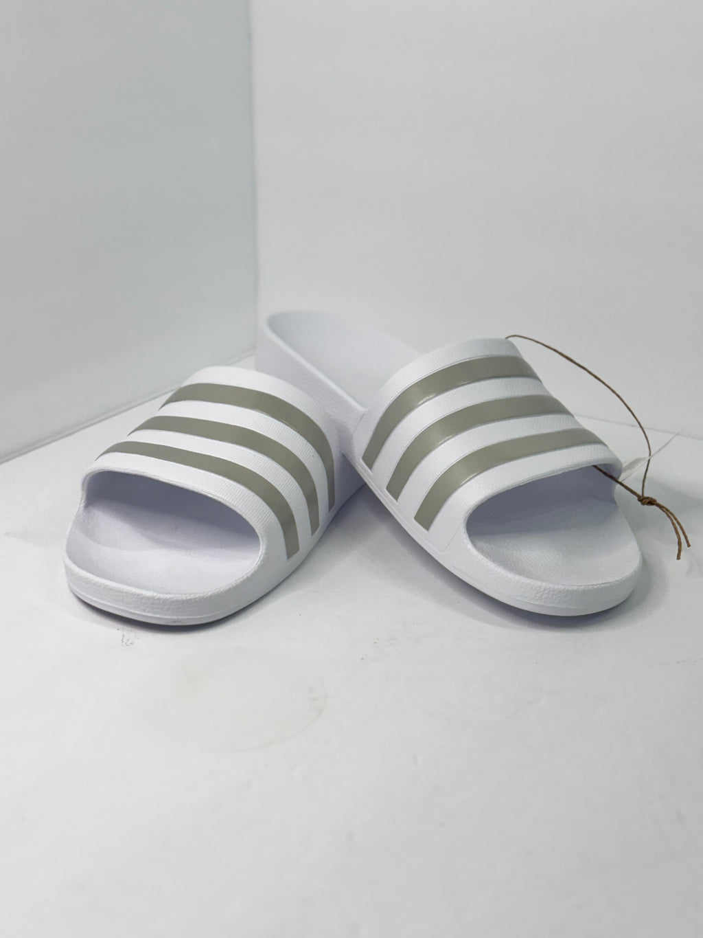 Adidas Adilette Aqua Slides Cloud White Platinum Metallic