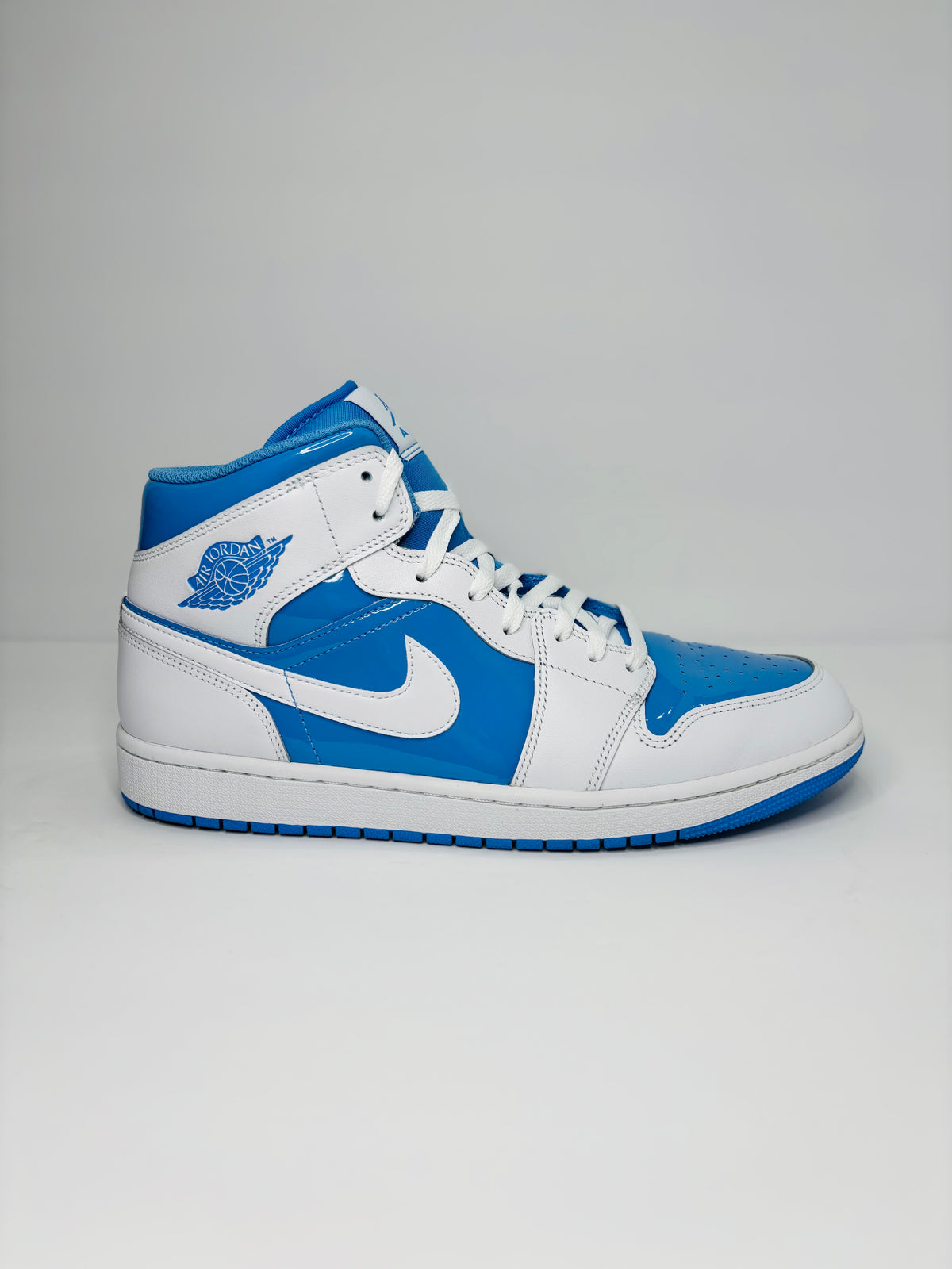 Jordan 1 Legend Blue