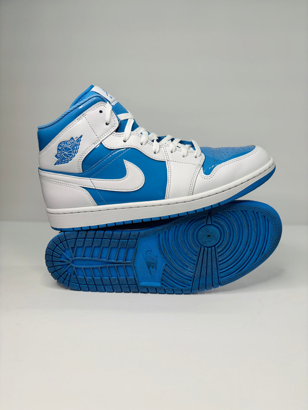Jordan 1 Legend Blue