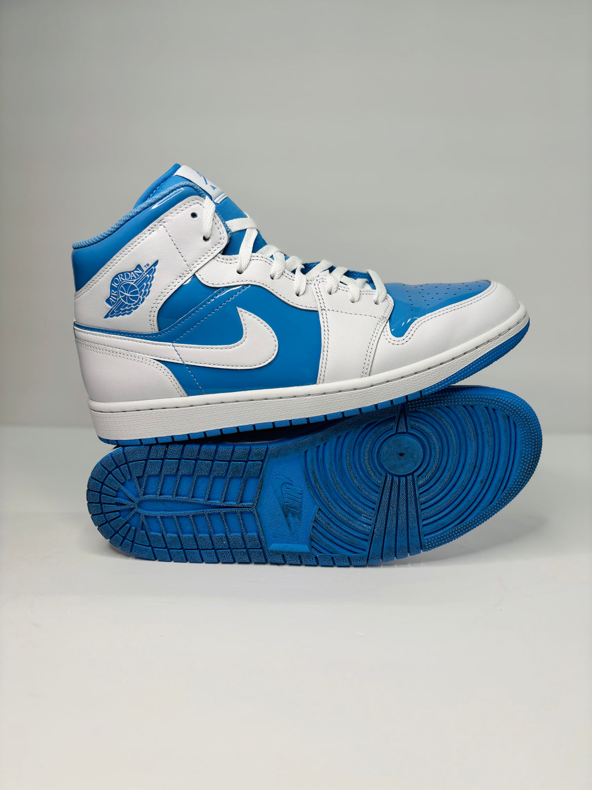 Jordan 1 Legend Blue