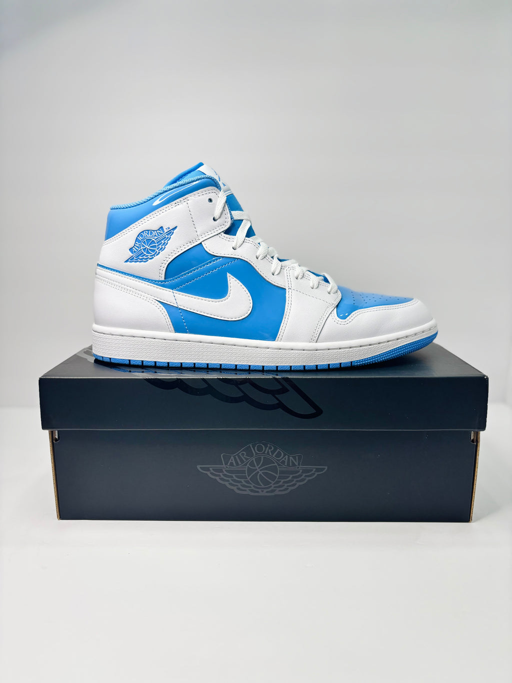 Jordan 1 Legend Blue
