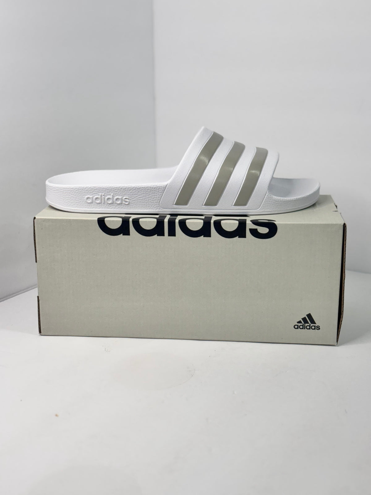 Adidas Adilette Aqua Slides Cloud White Platinum Metallic