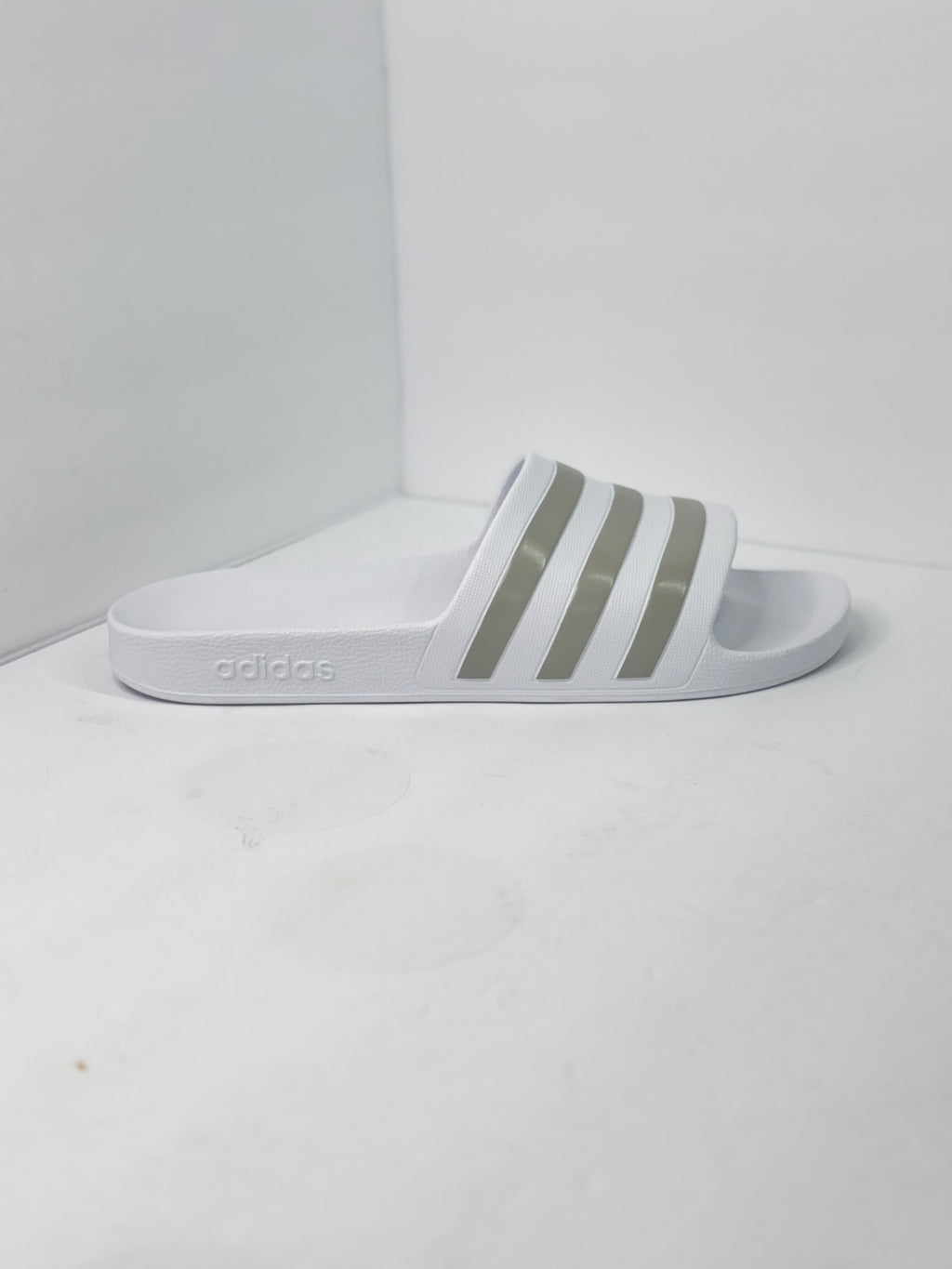 Adidas Adilette Aqua Slides Cloud White Platinum Metallic